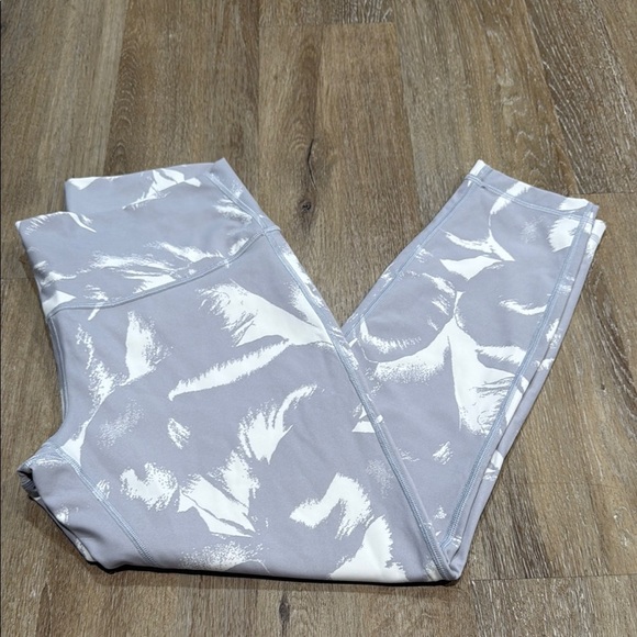 Lululemon Athletica Size 10 Gray and White High-Waisted Leggings - Picture 6 of 7